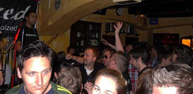 2011 Hands up at Kilians 027.jpg - Viele Hände gingen nach oben, das ist erst der Anfang